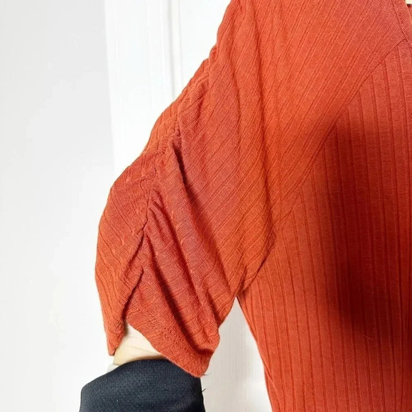 IDYLLWIND Miranda Lambert Size L Burnt Orange Ribbed Ruched Short Sleeve Tee - Picture 3 of 6